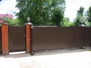 Дистанционное управление с откатными воротами - пример 8 фото в Ейске