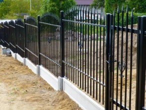 Сварные заборы на ленточном фундаменте 20 соток фото цена за метр под ключ