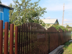 Забор из евроштакетника с утрамбовкой щебнем 48 метров фото в Ейске