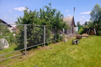 Забор из сетки рабицы в натяг секционный 80 метров фото в Ейске